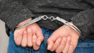 Arrestato a Lisbona uomo ricercato in Francia per furto e violenza.