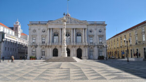 CML apre un bando per 135 abitazioni comunali a canone accessibile.