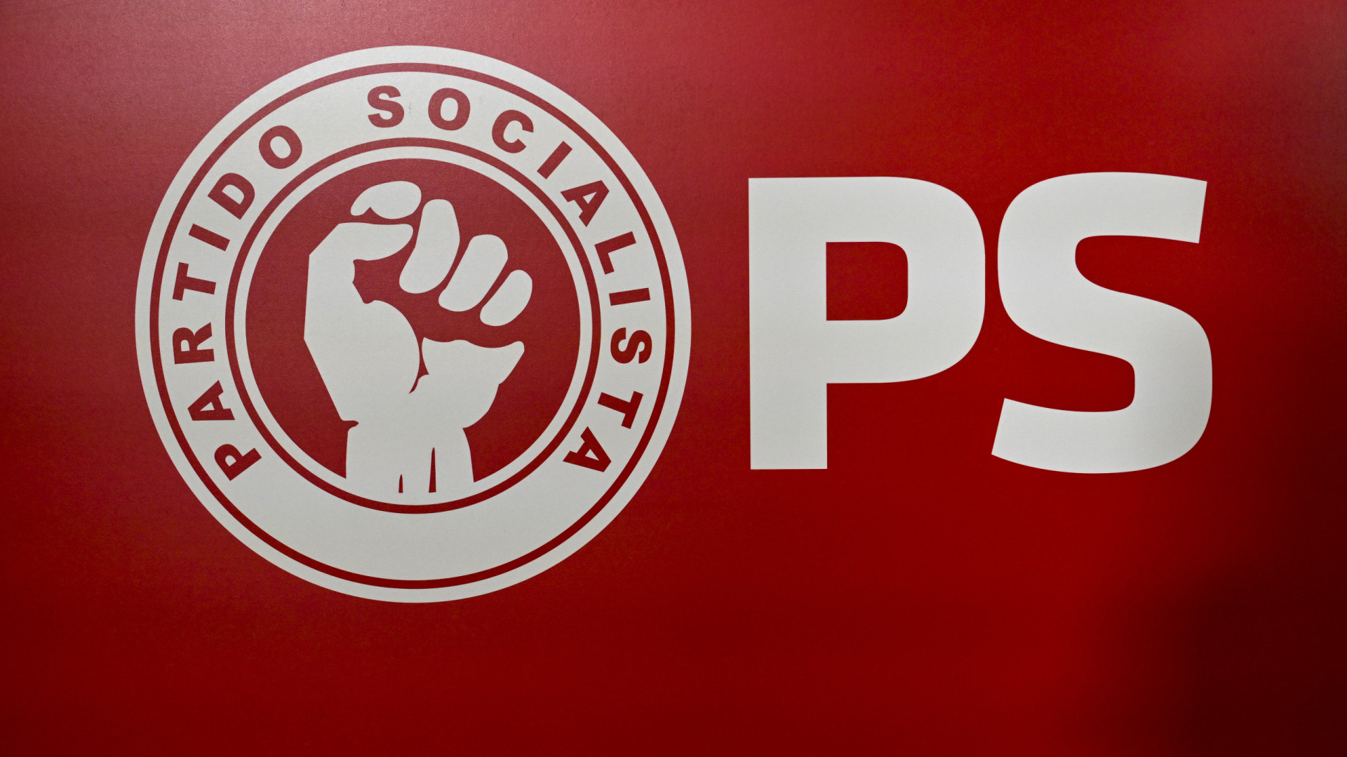 È morto l'ex presidente socialista della Câmara do Crato António José Leitão.