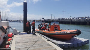 Giovane e anziano salvati a Berlenga. Il più anziano caduto in imbarcazione.