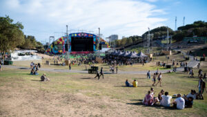 Giovane perde cellulare a un festival a Lisbona e denuncia falso furto