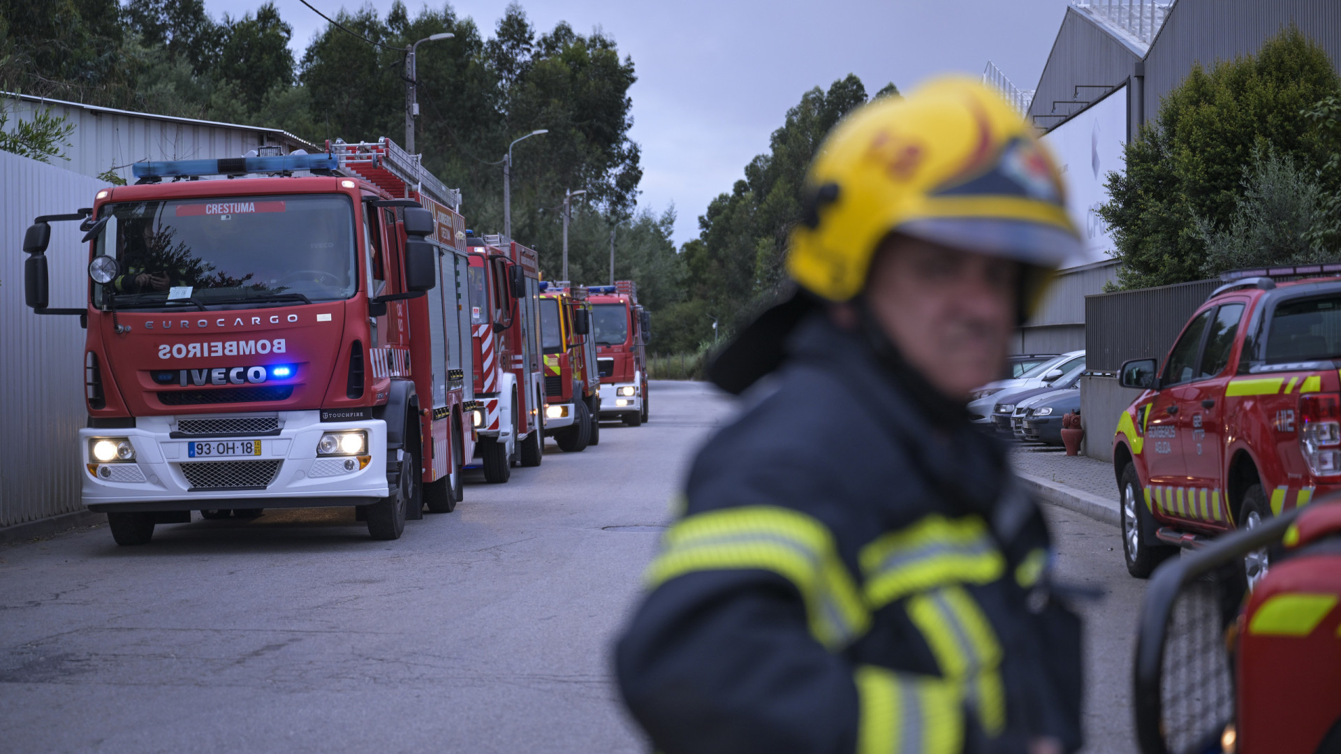 Incendio che ha colpito una fabbrica di rottami a Gaia in fase di bonifica.