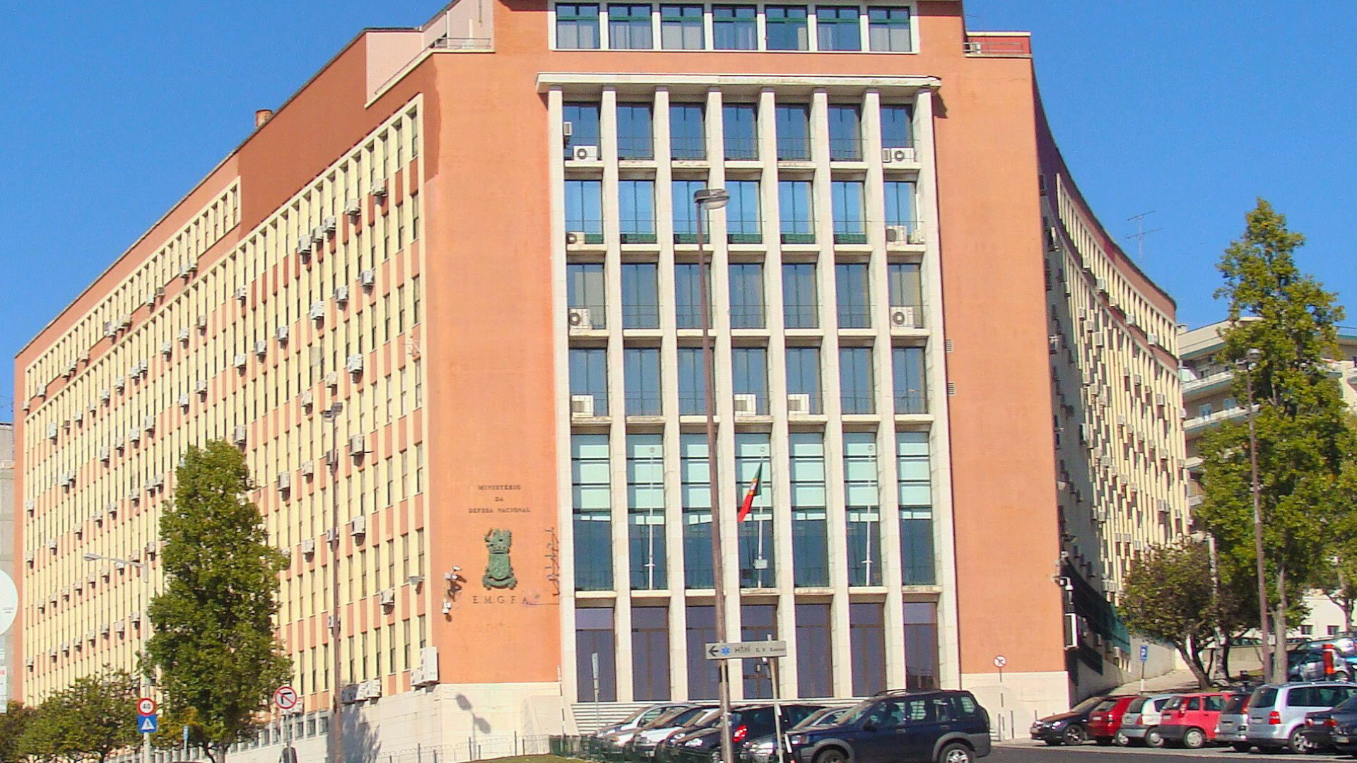 La Difesa torna a dividere le competenze delle Risorse Umane e dell'Armamento.
