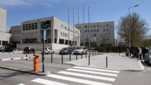 La PJ effettua perquisizioni all'Università di Porto per sospetti di corruzione.