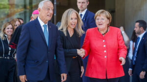 Marcelo elogia la "posizione irremovibile sulla migrazione" di Merkel.