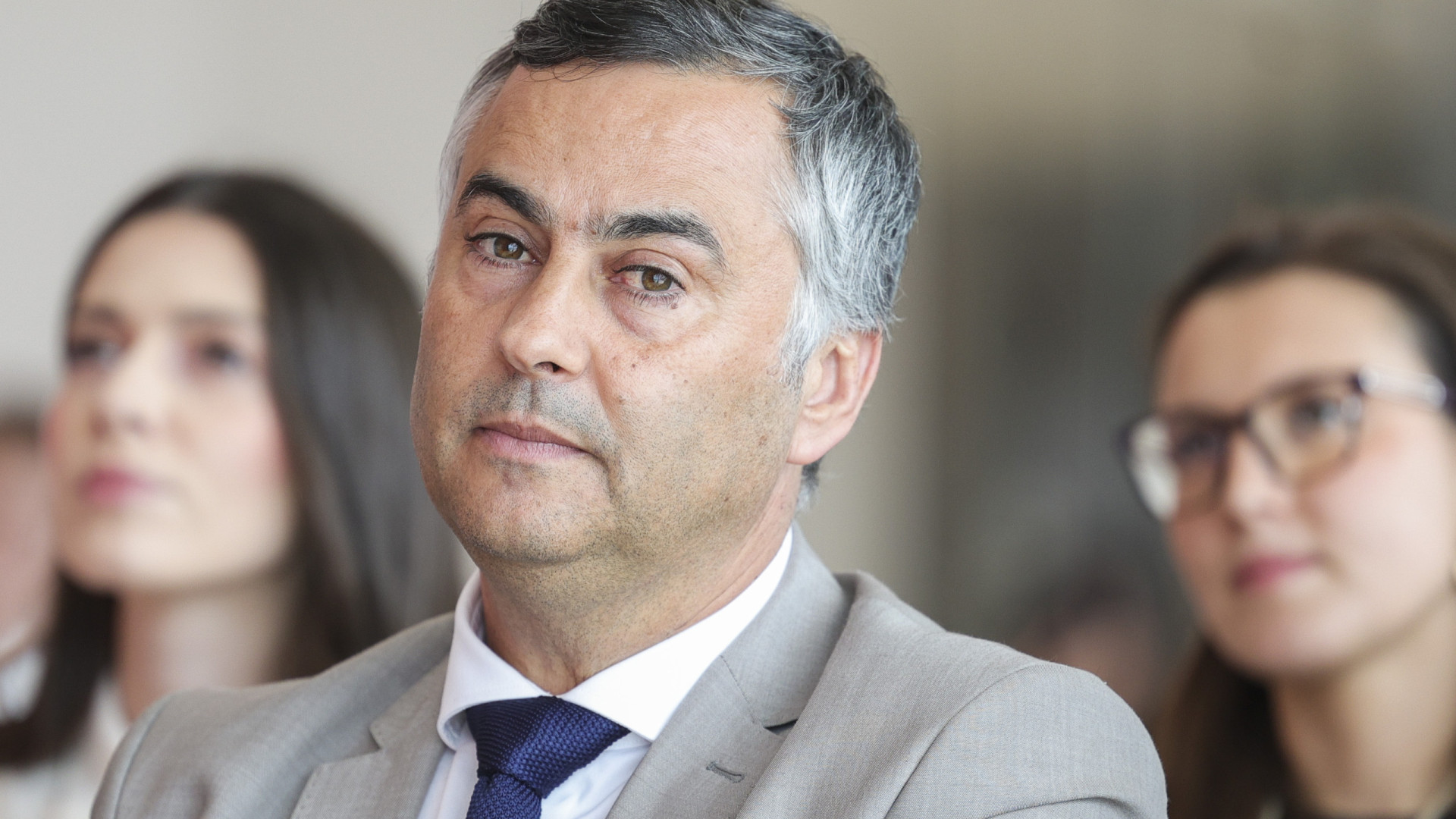 Ministro annuncia un aumento dell'8% per la Fondazione Scienza e Tecnologia per il 2026.