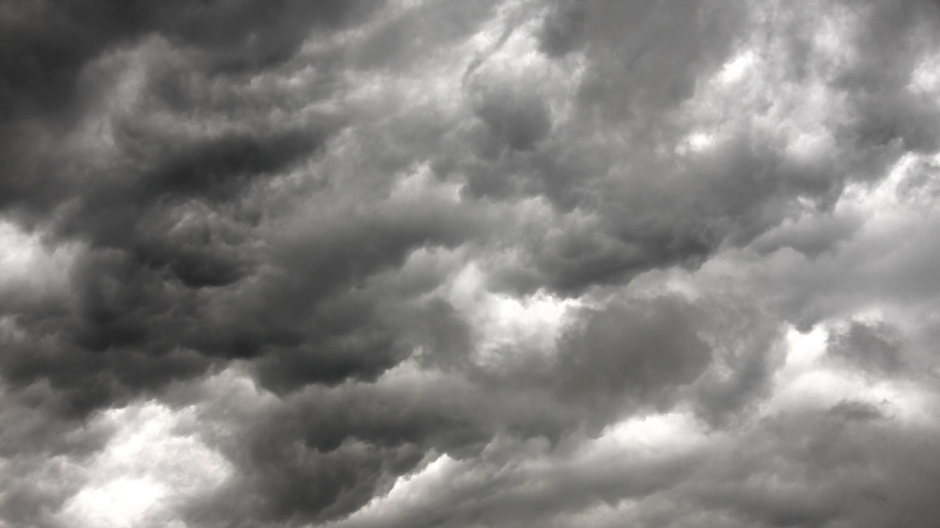 Pioggia e cielo nuvoloso: La condizione del tempo questo sabato (e non solo)