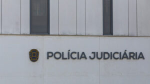 Preventiva per uomo arrestato per abuso di minore di 16 anni a Lisbona