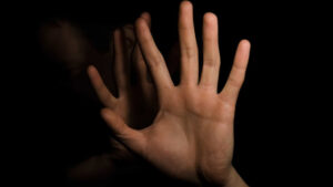 Preventiva per uomo che "ingannava anziani e rubava fili e portafogli"