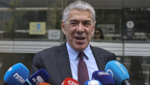Sócrates si rivolge (di nuovo) contro i giornalisti: "Domande simili al PM"