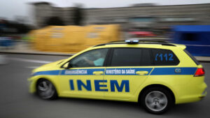 Un morto e quattro feriti in una collisione tra due veicoli a Montijo