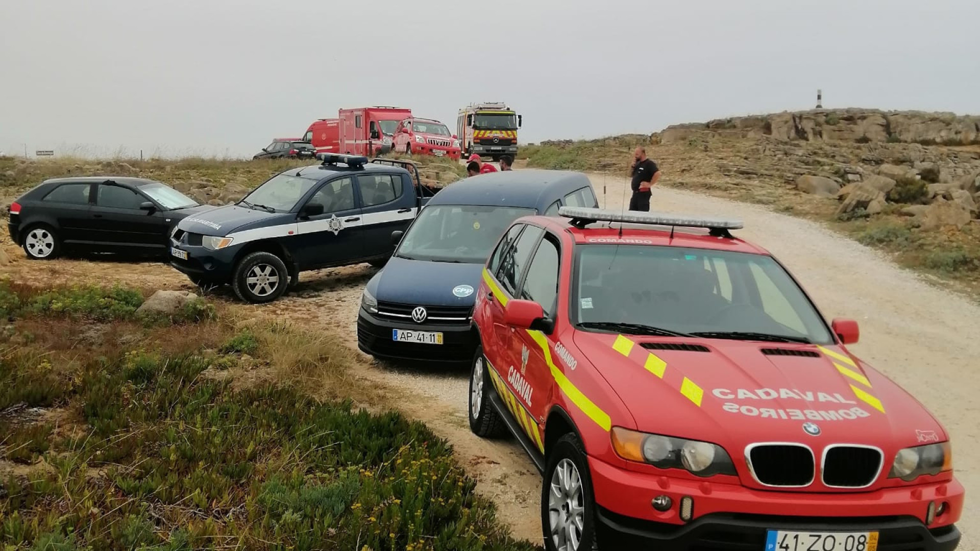 Uomo ferito dopo caduta di parapendio in zona rocciosa ad Alcobaça.