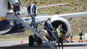 Vento forte condiziona l'aeroporto di Madeira: Ci sono 12 voli cancellati