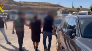 Video. I social network complottano il "fuggitivo pericoloso" catturato in Portogallo.